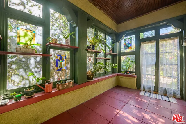 $1,799,000 | 1049 Elden Avenue, Los Angeles, CA 90006