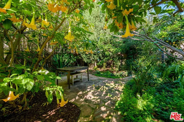 $1,799,000 | 1049 Elden Avenue, Los Angeles, CA 90006