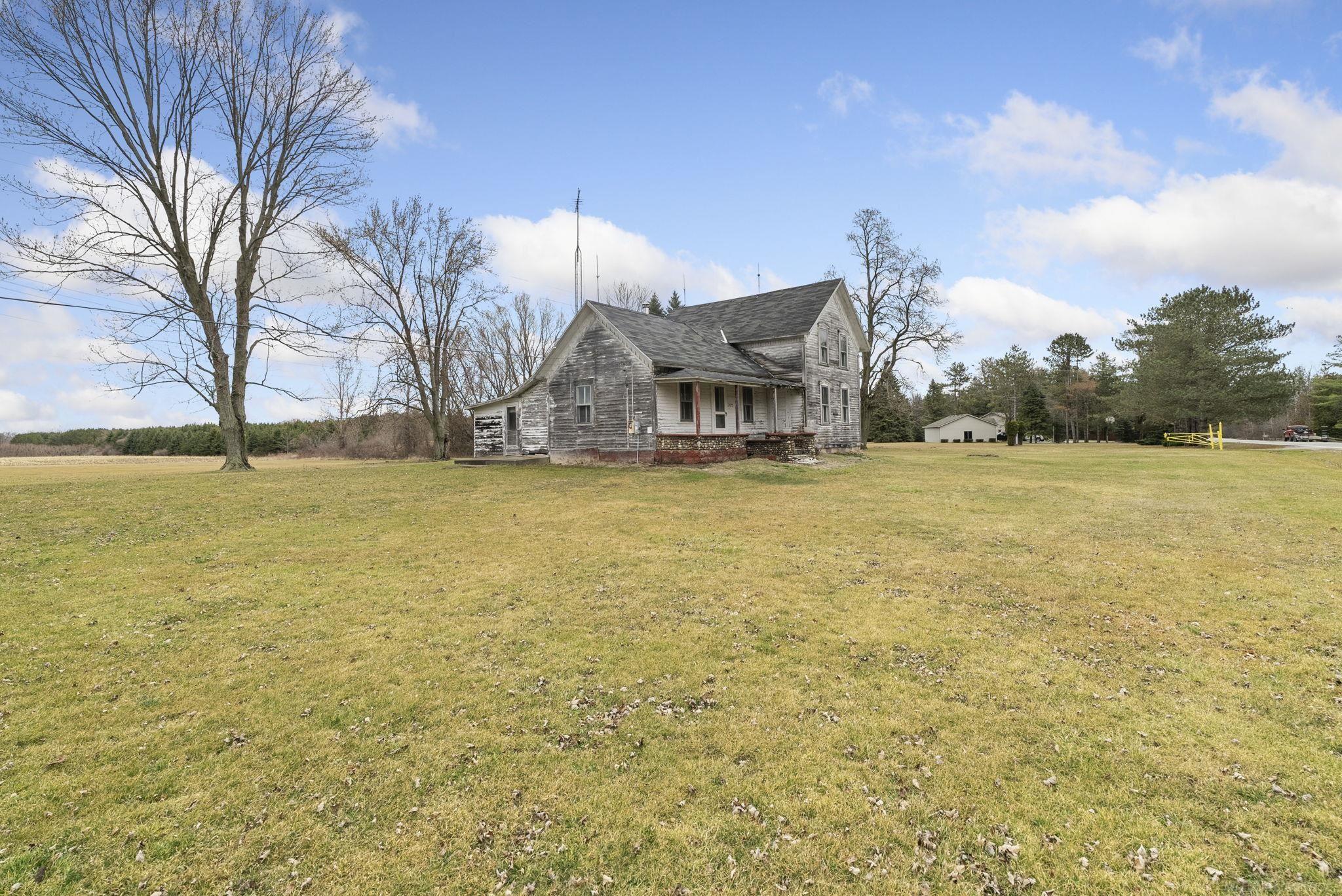 7075 Galbraith Line Road Lexington, MI 48450 - Photo 6 of 37 Gallery Image 6