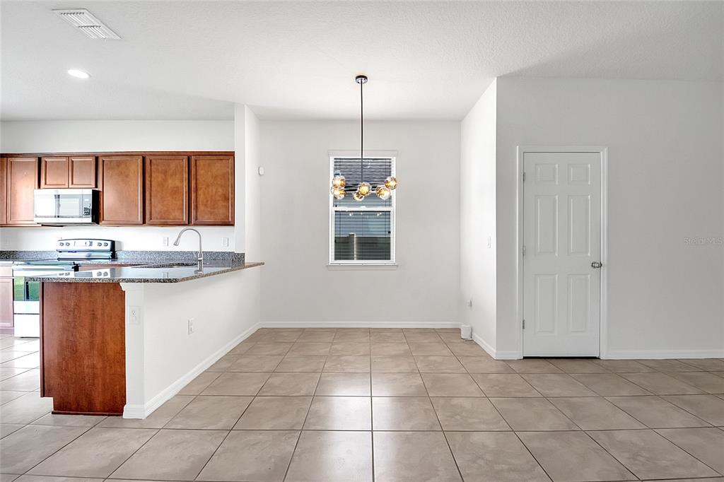 3512 Southern Cross Loop Kissimmee, FL 34744 - Photo 12 of 44