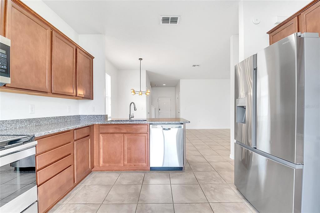 3512 Southern Cross Loop Kissimmee, FL 34744 - Photo 10 of 44