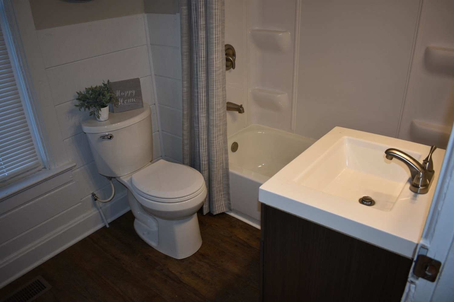 421 Foote Street Crown Point, IN 46307 - Photo 5 of 10 1500x1000