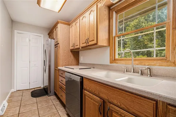 $325,000 | 371 Lake Drive Southeast, Calhoun, GA 30701
