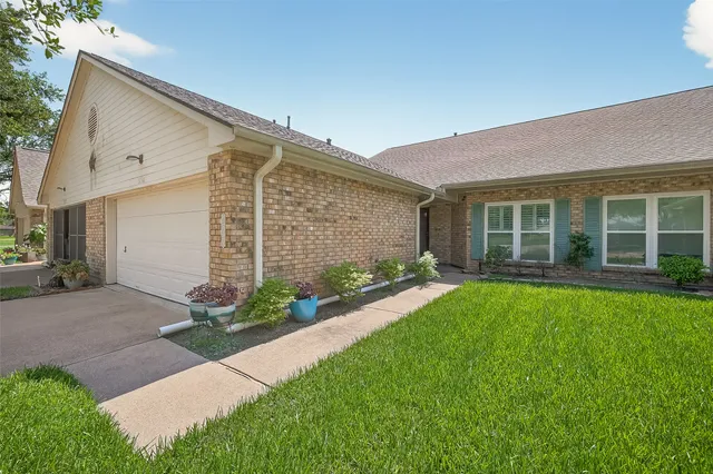 $258,500 | 3630 Teakwood Drive, Pearland, TX 77584