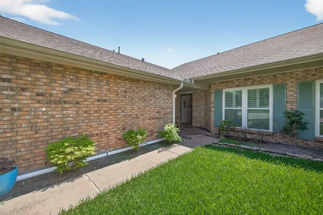 $258,500 | 3630 Teakwood Drive, Pearland, TX 77584