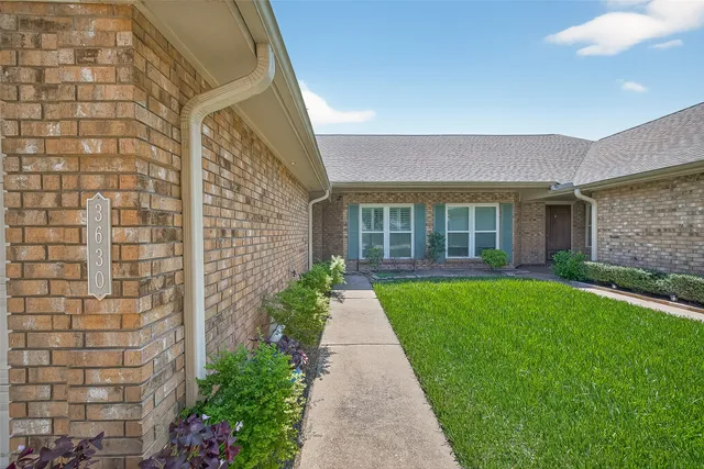 $258,500 | 3630 Teakwood Drive, Pearland, TX 77584