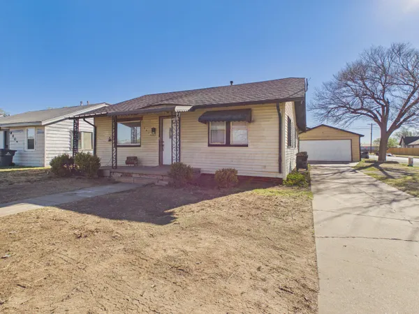 $1,350 | 3411 South Polk Street, Amarillo, TX 79110