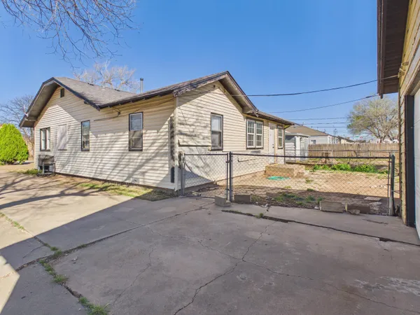 $1,350 | 3411 South Polk Street, Amarillo, TX 79110