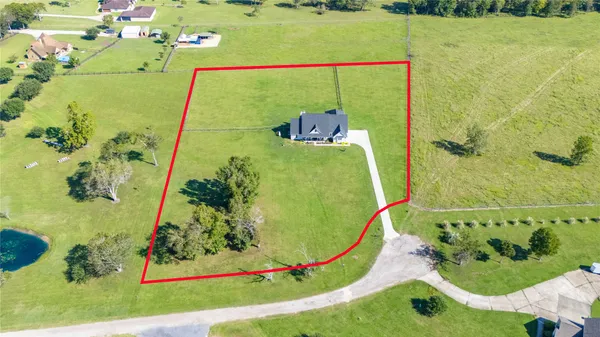 $699,000 | 136 Timber Ridge Road, Liberty, TX 77575