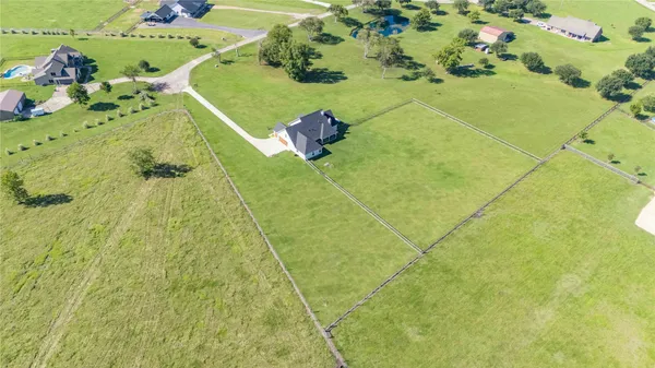 $699,000 | 136 Timber Ridge Road, Liberty, TX 77575