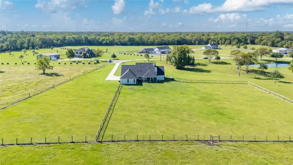 $699,000 | 136 Timber Ridge Road, Liberty, TX 77575