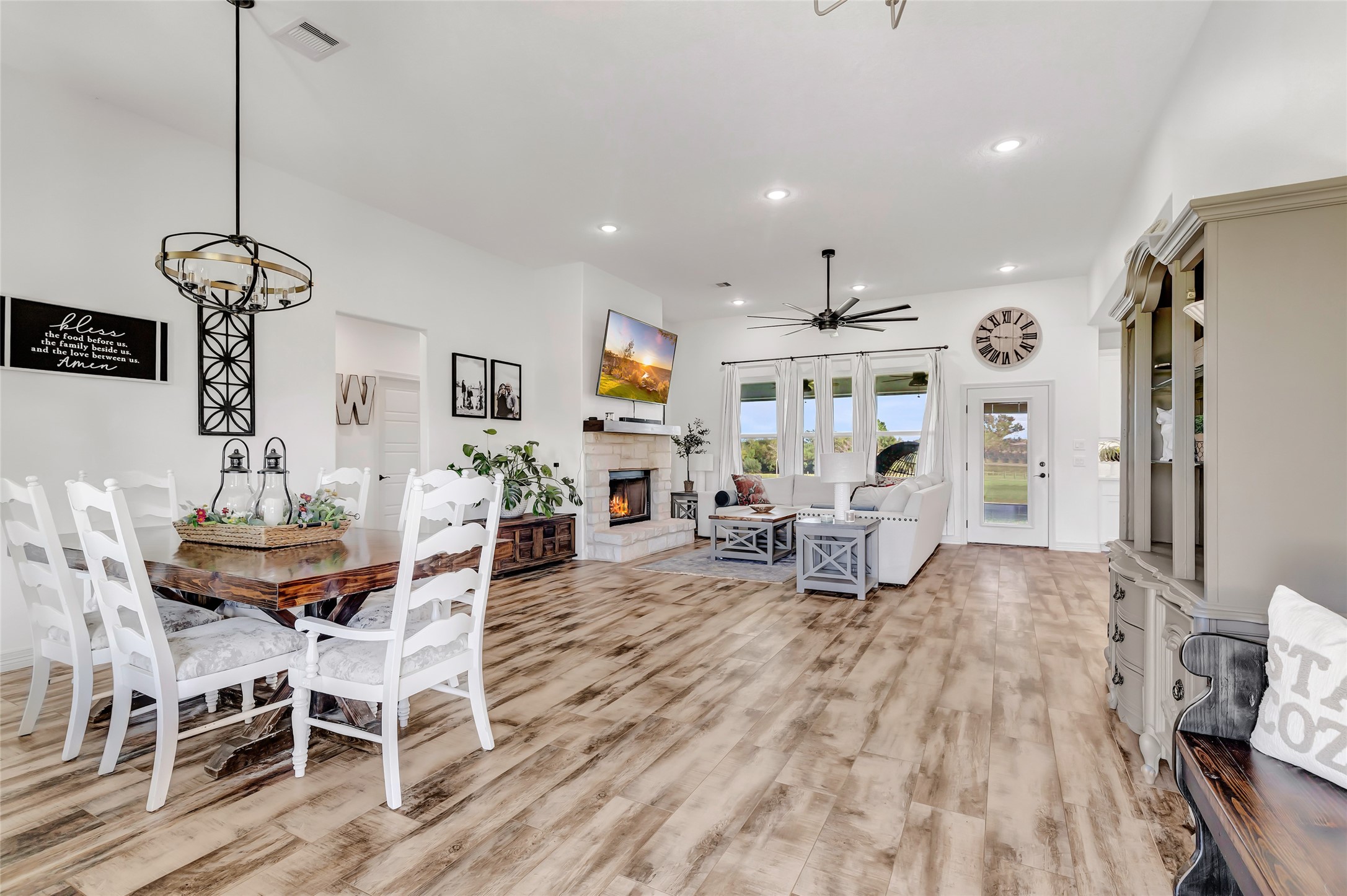 136 Timber Ridge Road Liberty, TX 77575 - Photo 5 of 50 a living room with furniture and wooden floor