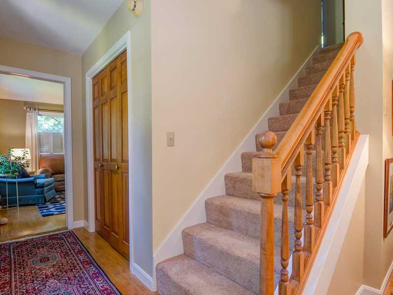 35 McAuley Road Cape Elizabeth, ME 04107 - Photo 21 of 34 Foyer.