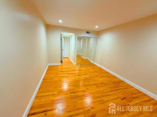 $1,900 | 44 Judson Street, Unit 12B, Edison, NJ 08837