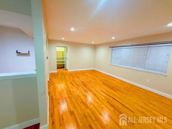 $1,900 | 44 Judson Street, Unit 12B, Edison, NJ 08837