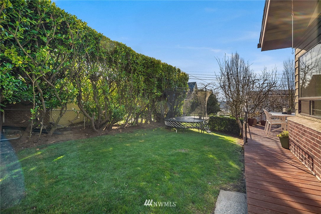 823 West Howe Street Seattle, WA 98119 - Photo 15 of 27 Gallery Image 15