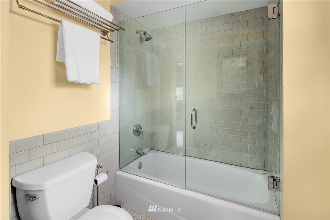823 West Howe Street Seattle, WA 98119 - Photo 21 of 27 Gallery Image 21