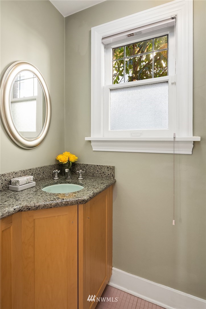 823 West Howe Street Seattle, WA 98119 - Photo 22 of 27 Gallery Image 22