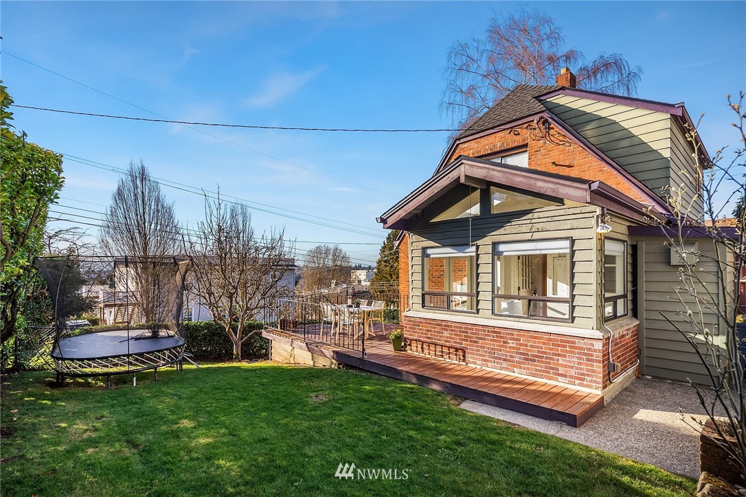823 West Howe Street Seattle, WA 98119 - Photo 25 of 27 Gallery Image 25