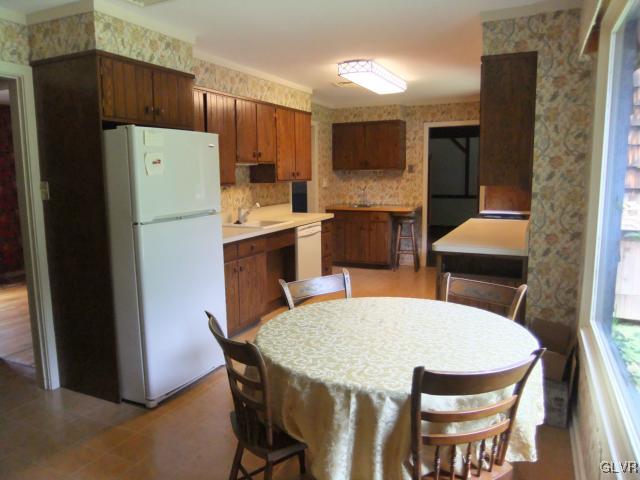 3930 Azalea Road Allentown, PA 18103 - Photo 6 of 13 Gallery Image 6