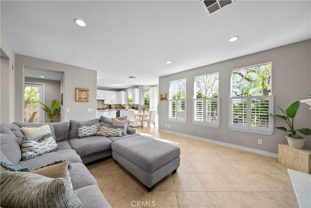 23912 Lakeside Road Valencia, CA 91355 - Photo 18 of 75