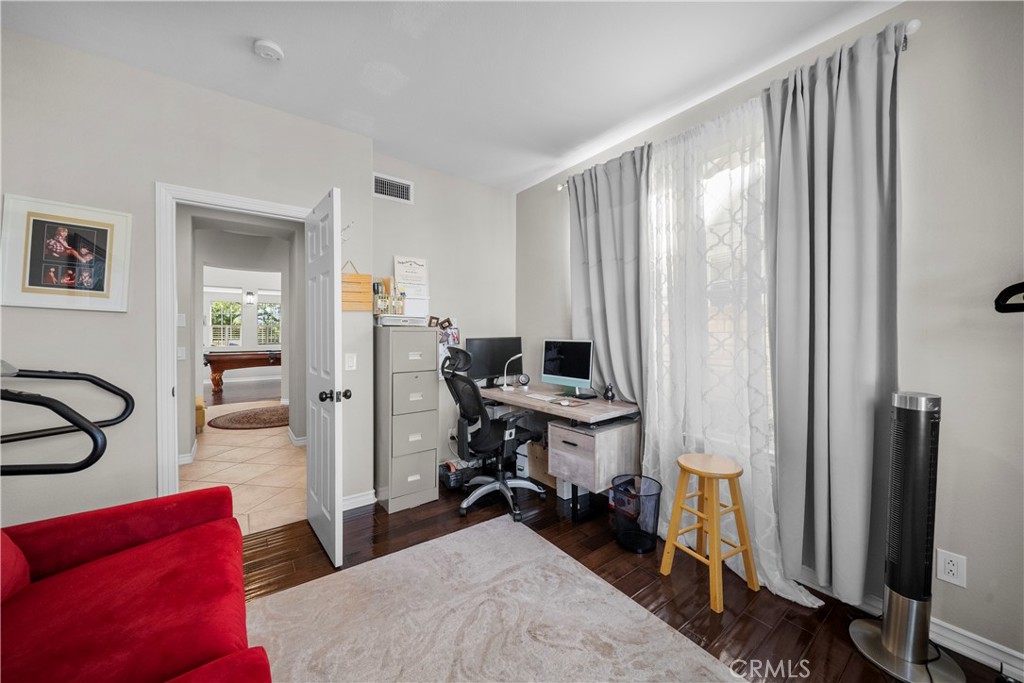 23912 Lakeside Road Valencia, CA 91355 - Photo 35 of 75