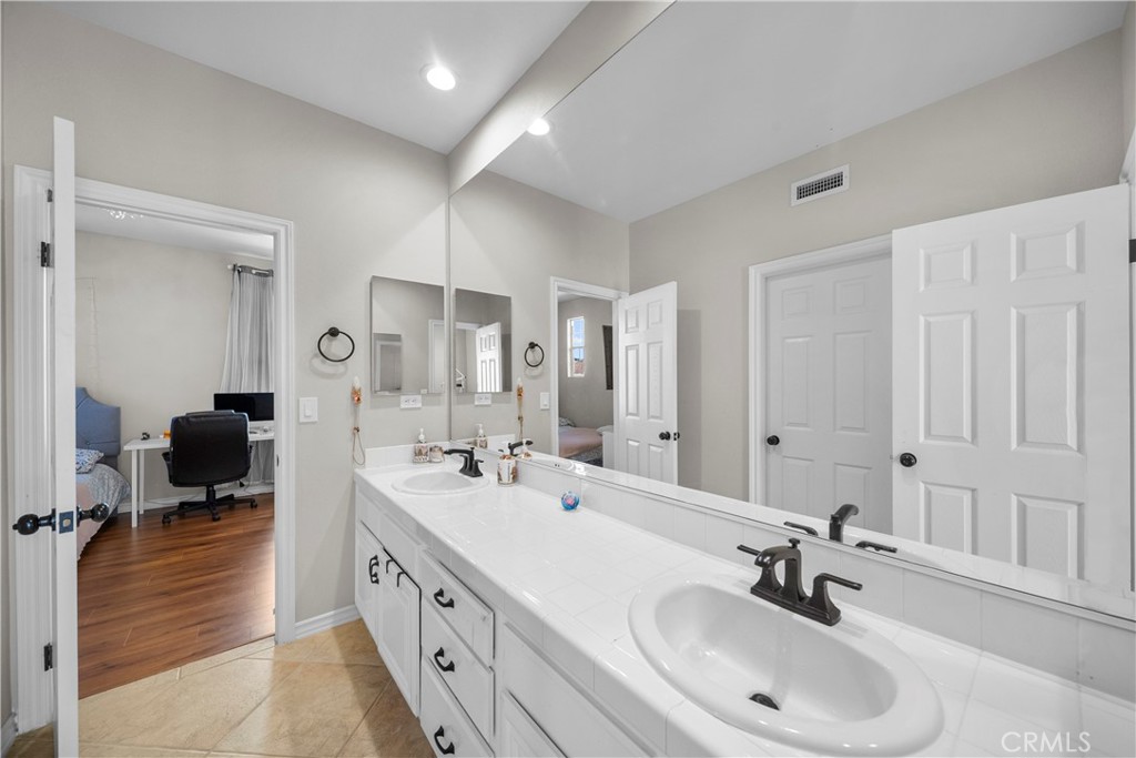 23912 Lakeside Road Valencia, CA 91355 - Photo 57 of 75