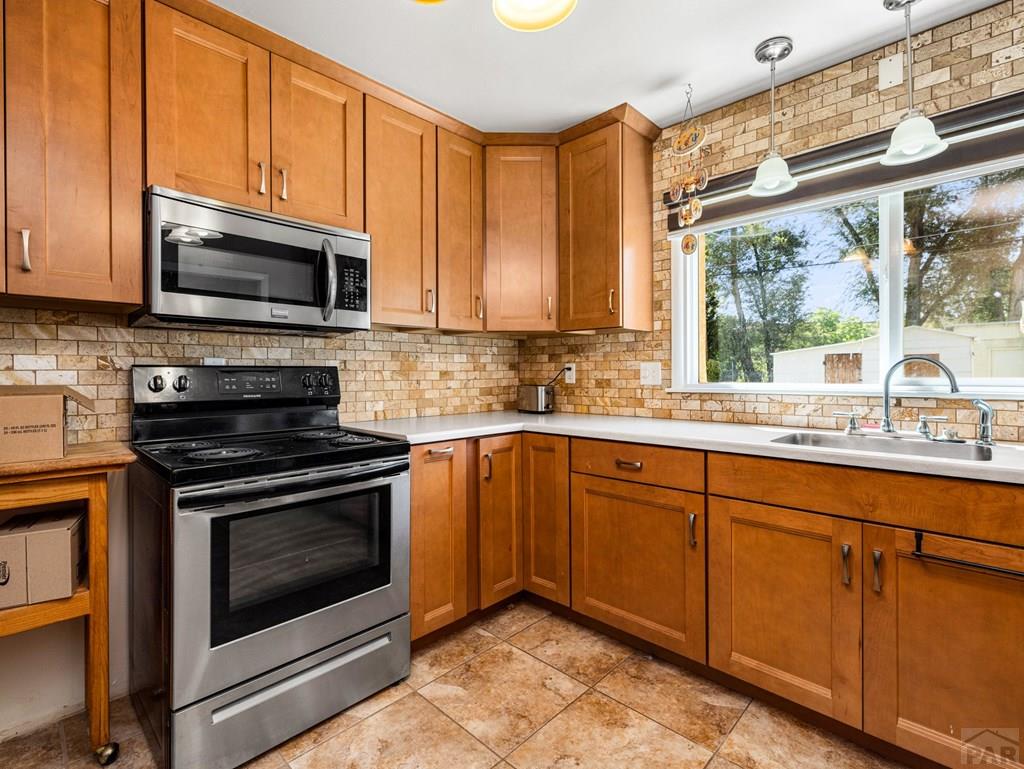 2227 Coronado Road Pueblo, CO 81003 - Photo 13 of 30