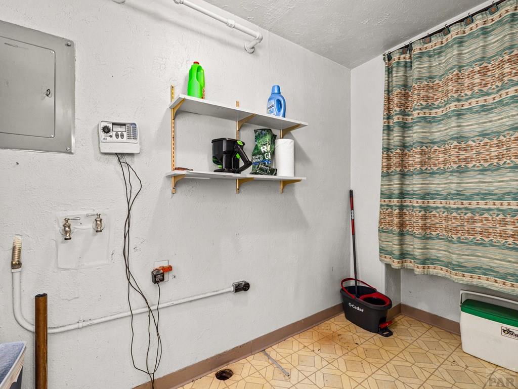 2227 Coronado Road Pueblo, CO 81003 - Photo 17 of 30
