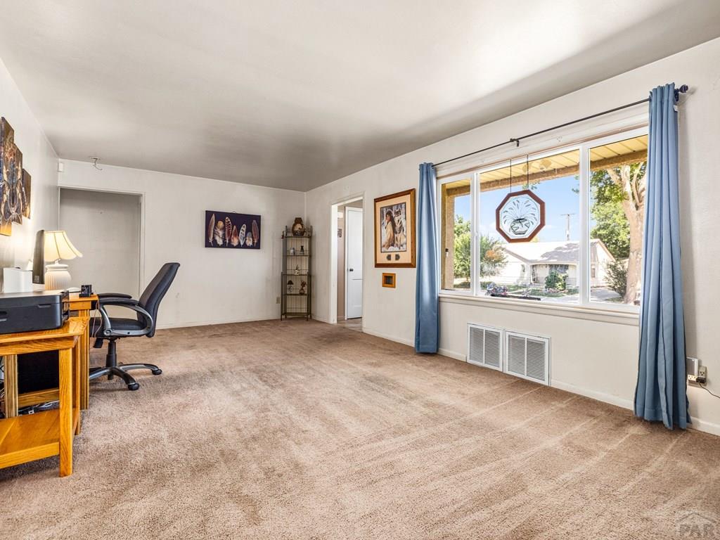 2227 Coronado Road Pueblo, CO 81003 - Photo 7 of 30
