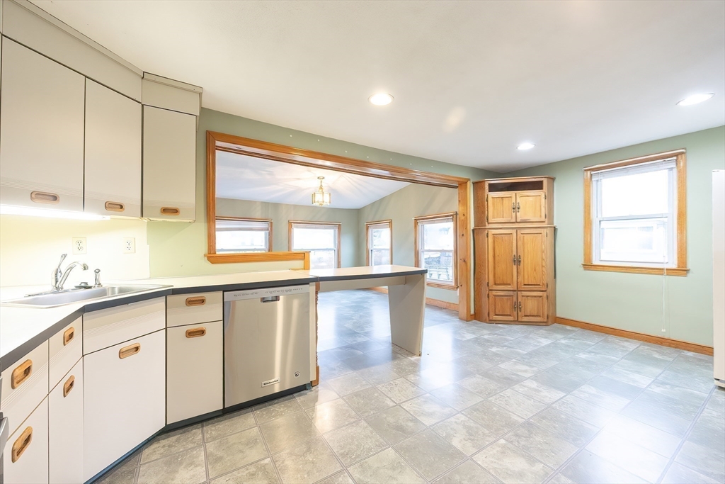 52 Audubon Road Norwood, MA 02062 - Photo 8 of 34