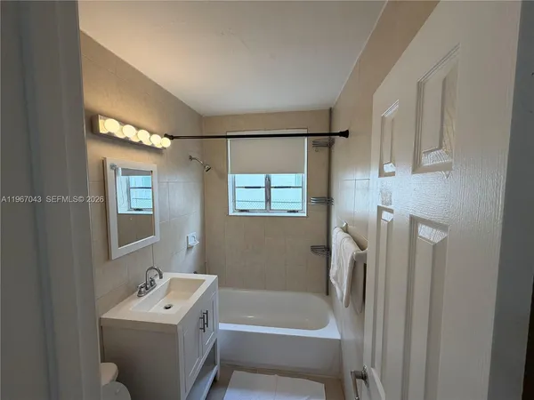 $2,050 | 301 86th Street, Unit 3151, Miami Beach, FL 33141