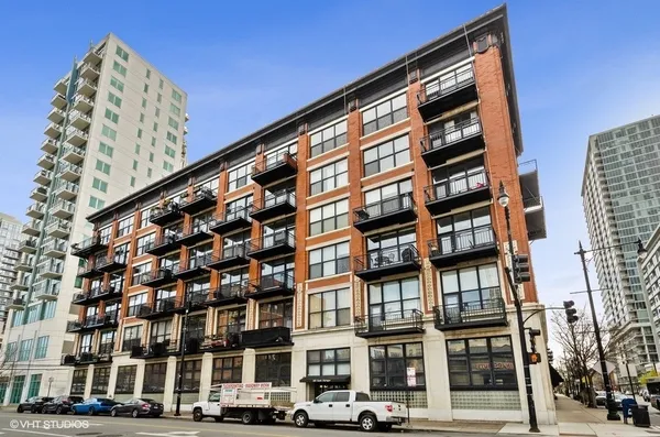 $385,000 | 1601 South Michigan Avenue, Unit 107, Chicago, IL 60616