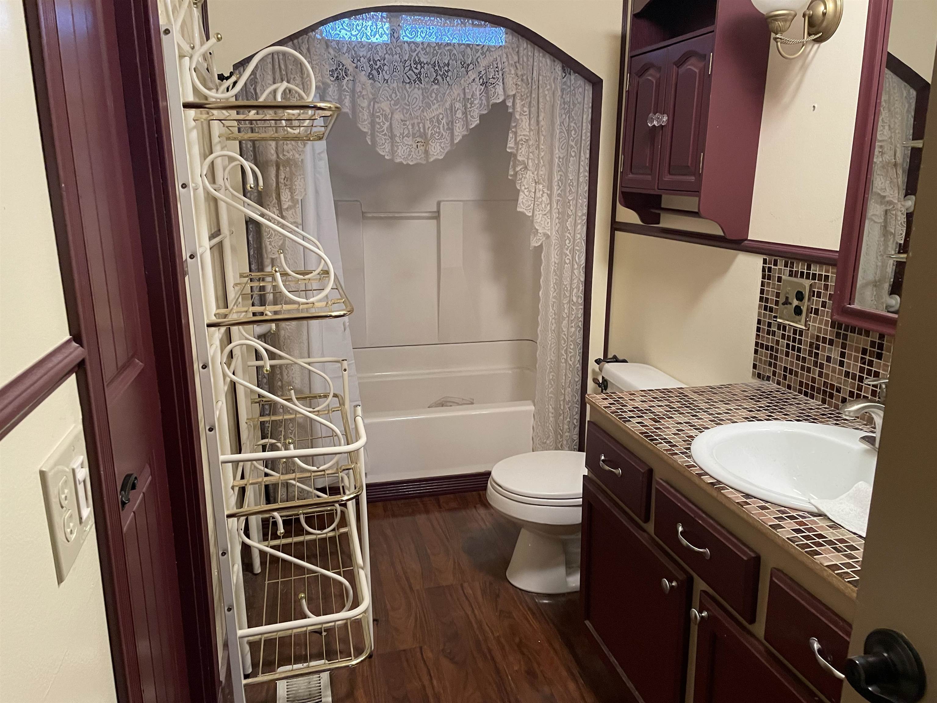3925 East Farwell Road, Unit 6 Mead, WA 99021 - Photo 11 of 11 Gallery Image 11
