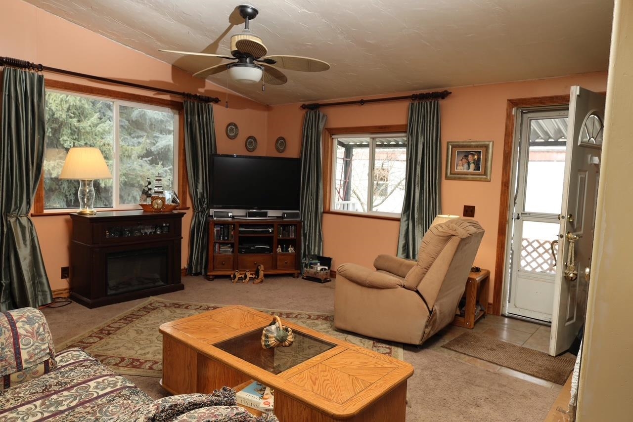 3925 East Farwell Road, Unit 6 Mead, WA 99021 - Photo 5 of 11 Gallery Image 5