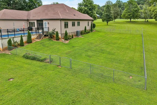 a view of an outdoor space and tv