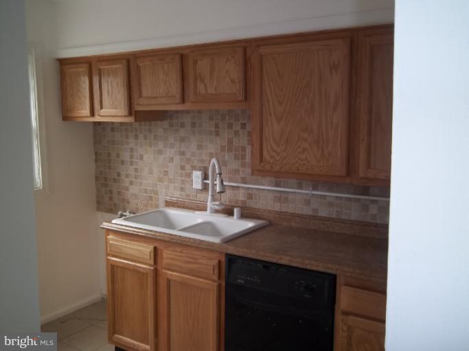 2037 Inverton Road Dundalk, MD 21222 - Photo 8 of 16 Kitchen