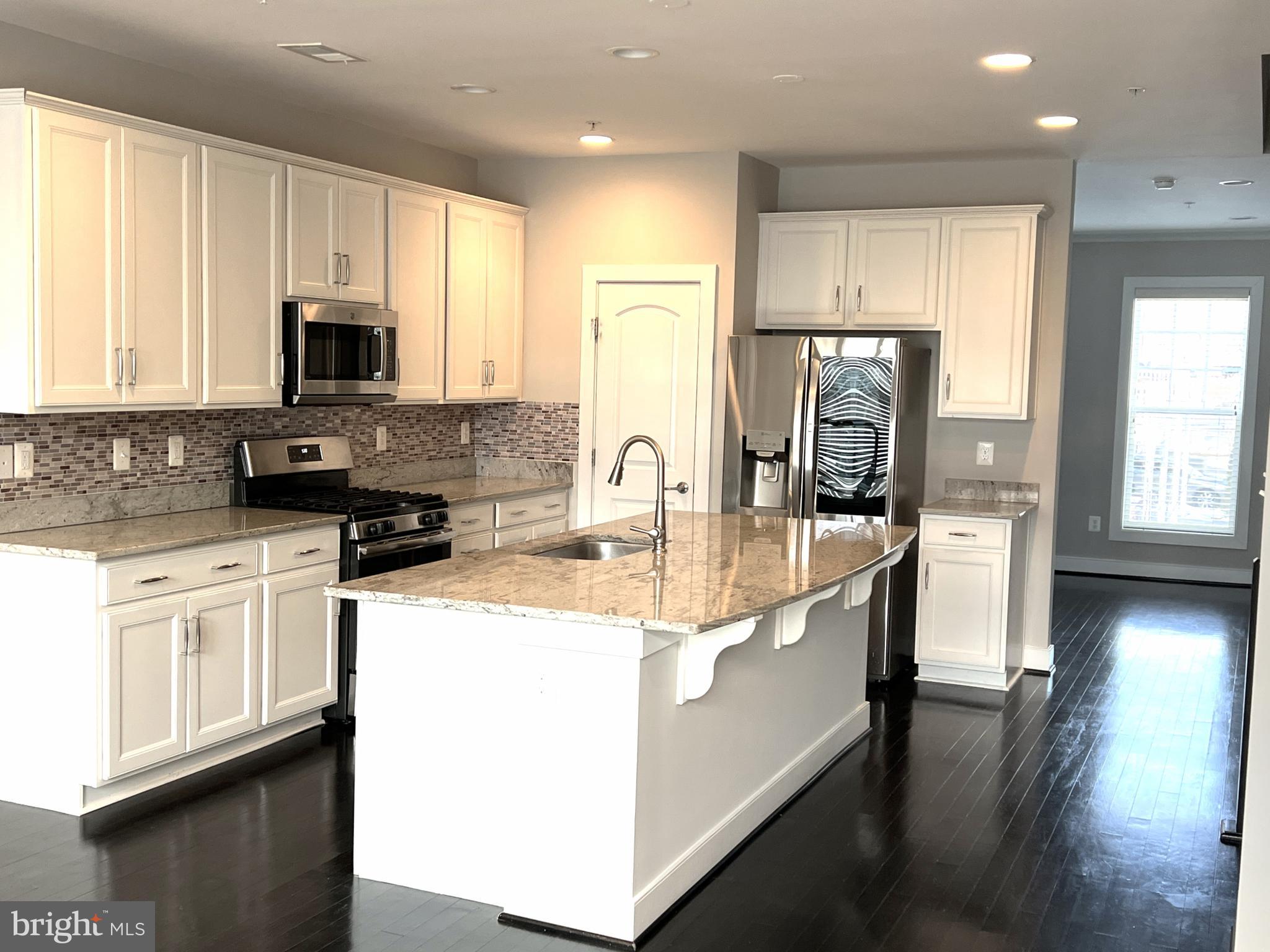 309 Hendrix Avenue Gaithersburg, MD 20878 - Photo 6 of 35