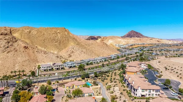 $472,400 | 12 Kimberlite Drive, Henderson, NV 89011