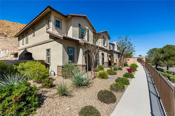 $472,400 | 12 Kimberlite Drive, Henderson, NV 89011
