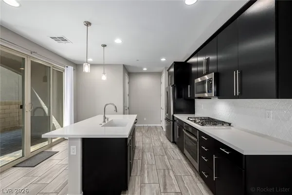 $472,400 | 12 Kimberlite Drive, Henderson, NV 89011