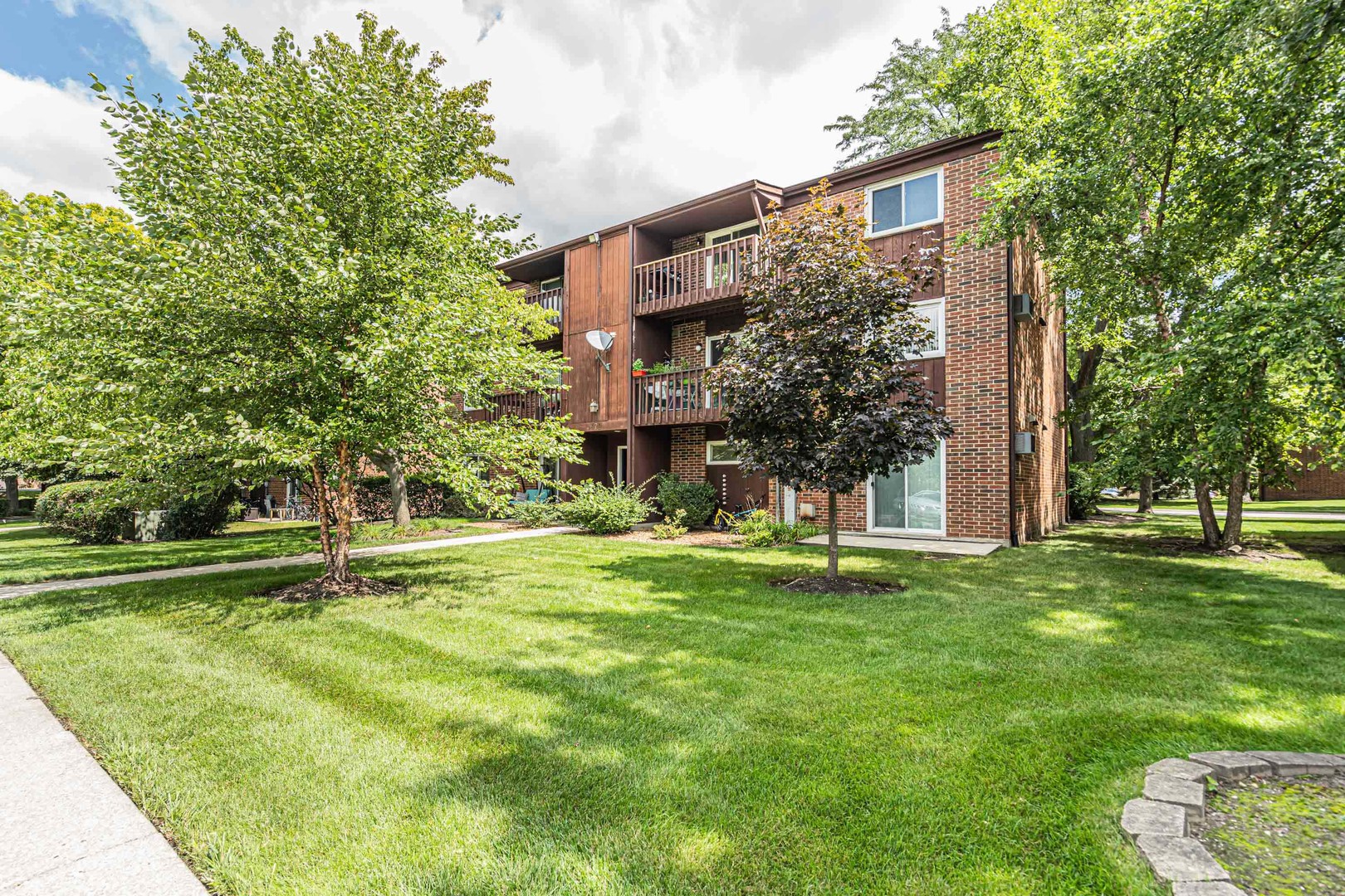 672 Daisy Lane, Unit 312 Roselle, IL 60172 - Photo 31 of 32