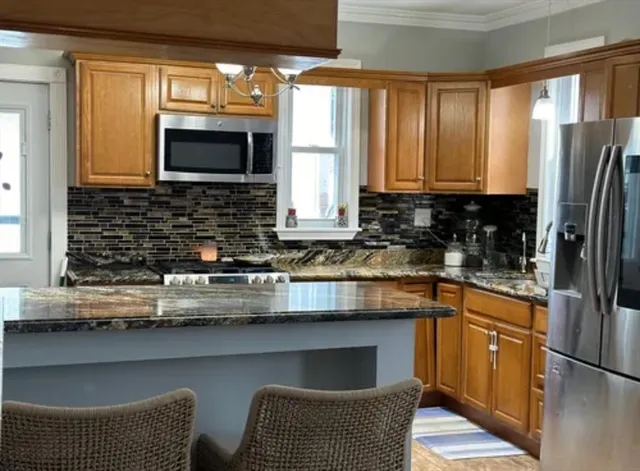 $800,000 | 33 Hamilton Avenue, Haverhill, MA 01830