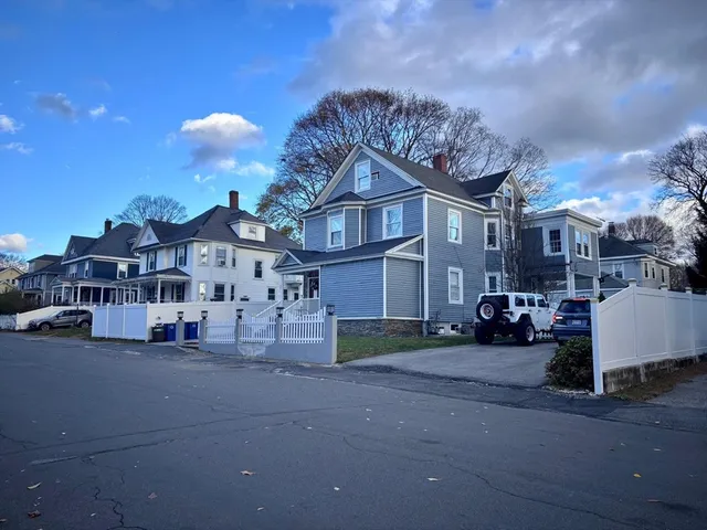 $800,000 | 33 Hamilton Avenue, Haverhill, MA 01830