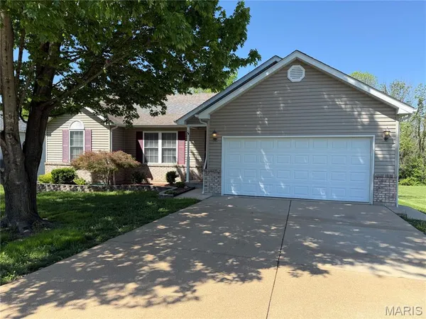 $274,900 | 5 Alexandria Lane, St. Clair, MO 63077