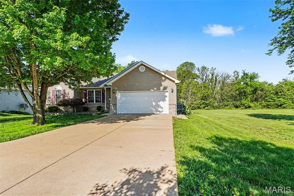 $274,900 | 5 Alexandria Lane, St. Clair, MO 63077