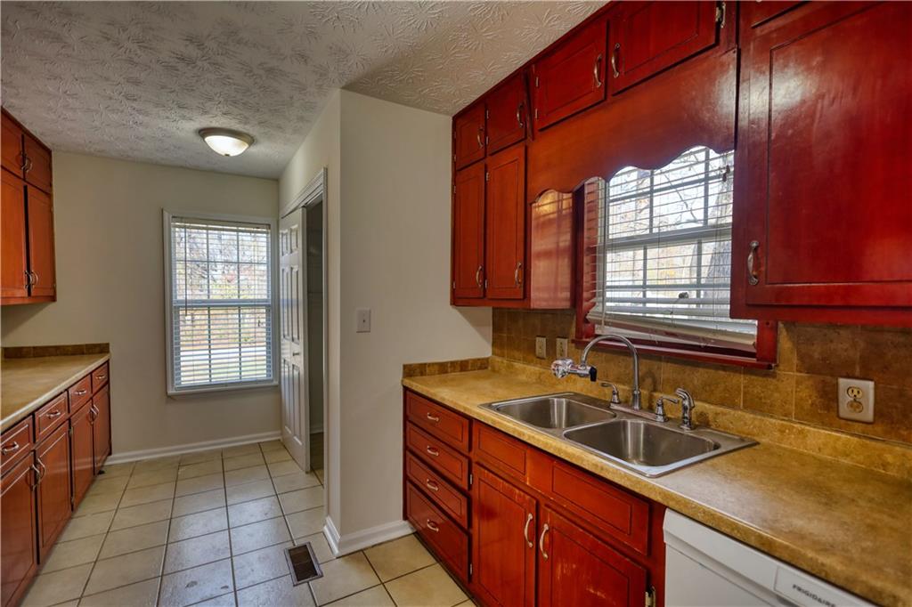 2475 Nugget Drive Southwest Conyers, GA 30094 - Photo 20 of 47