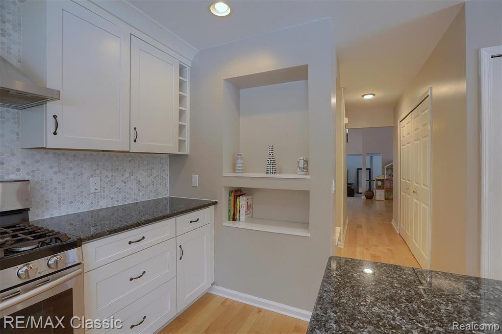 695 Plum Ridge Drive Rochester Hills, MI 48309 - Photo 24 of 38