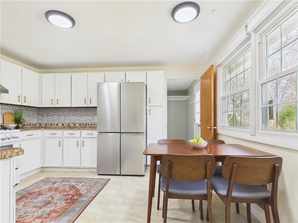 39 Wind Mill Road Pittsford, NY 14534 - Photo 18 of 50