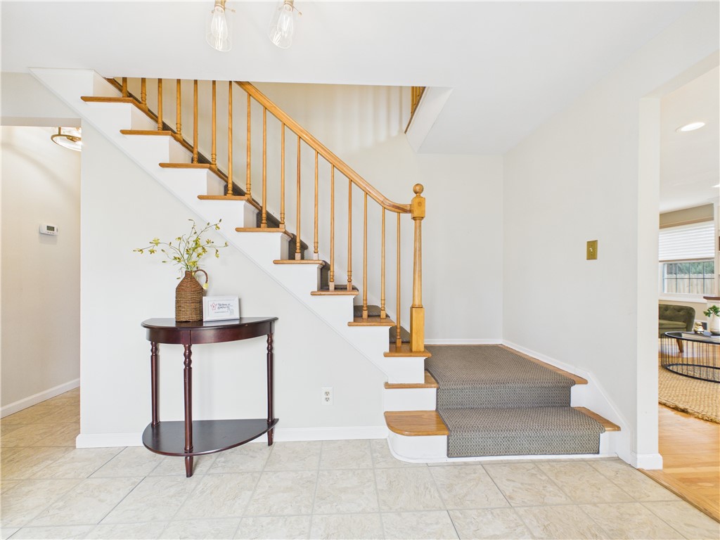 39 Wind Mill Road Pittsford, NY 14534 - Photo 2 of 50